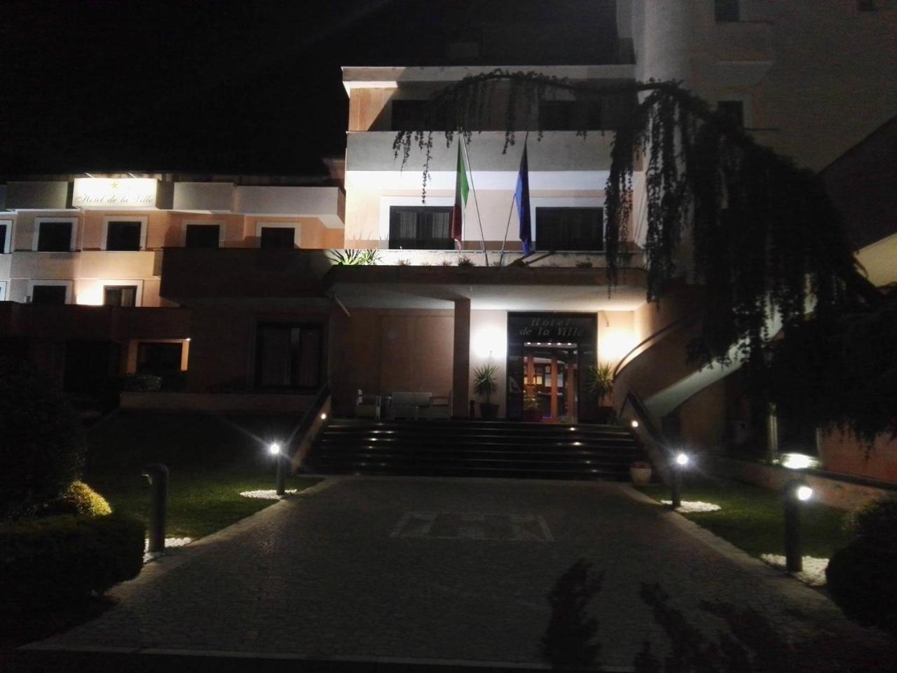 Hotel De La Ville & Centro Congressi เบเนเวนโต ภายนอก รูปภาพ